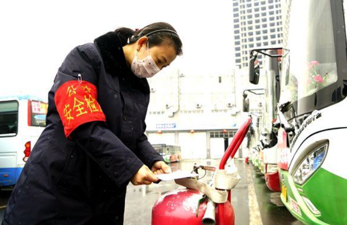 春風拂面 笑靨如花：致邯鄲公交最美抗“疫”女神