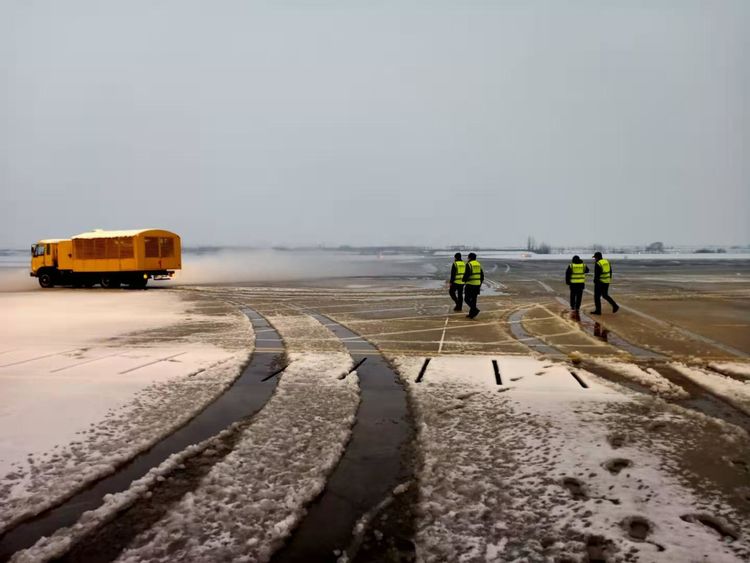 邯鄲機場：全員上陣除冰雪全力保障航班運行安全