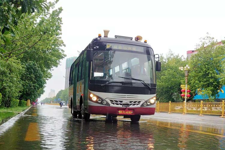 啟動公交指揮救援車 為市民乘車保駕護航